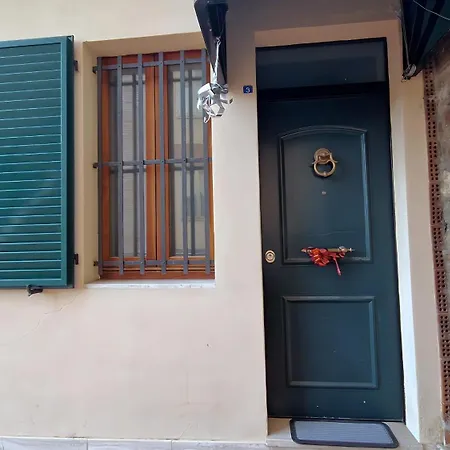 Moderno Con Parcheggio Privato, Ztl Free Apartamento *